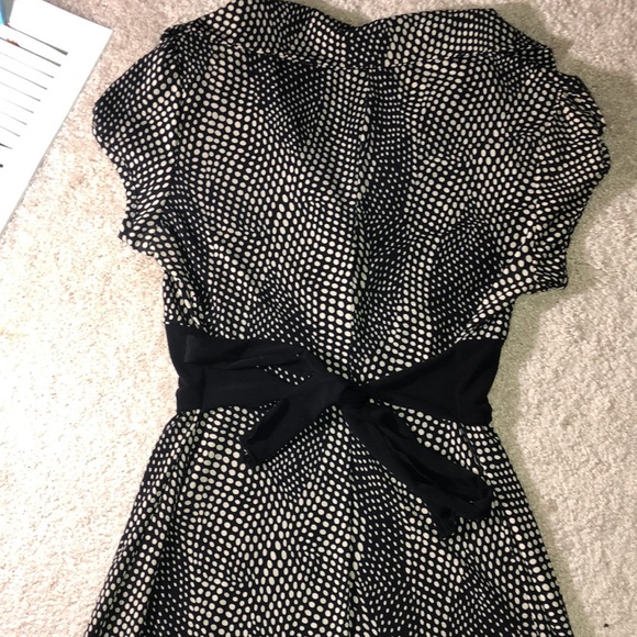 Women’s black& white dress - Picture 7 of 8